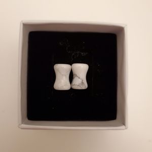 NWOT Marble Plugs 2g